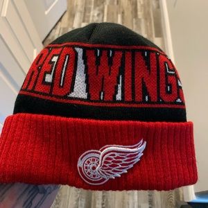 Detroit red wings beanie